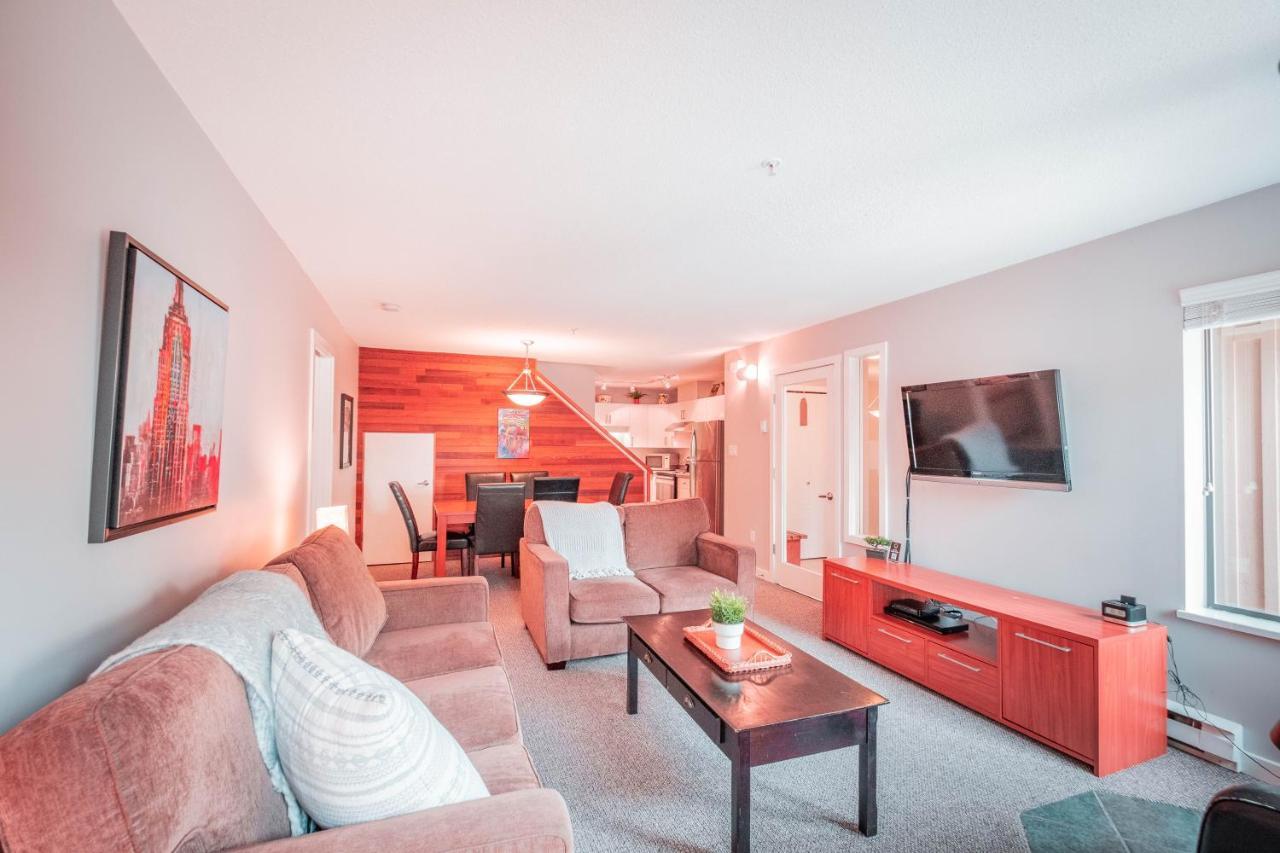 Snowberry By Outpost Whistler Villa Exteriör bild